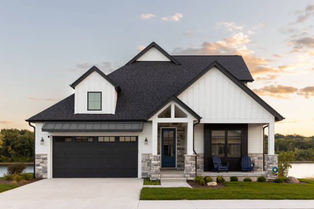 Best Roof Moss and Algae Removal  in Crockett, TX